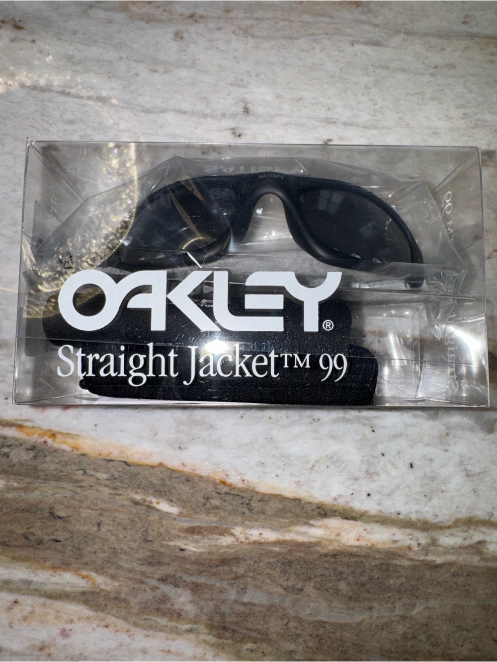 🔥 NWT SATISFY x Oakley Straight Jacket 99 (BLACK) Ready to ship📦